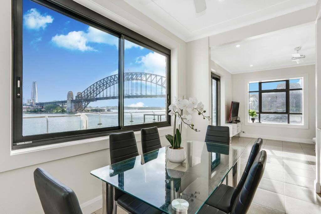 Iconic Harbour Views *